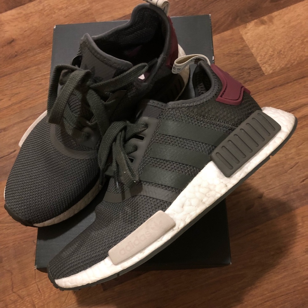 Adidas NMD R1 women’s sz 5 grey/maroon